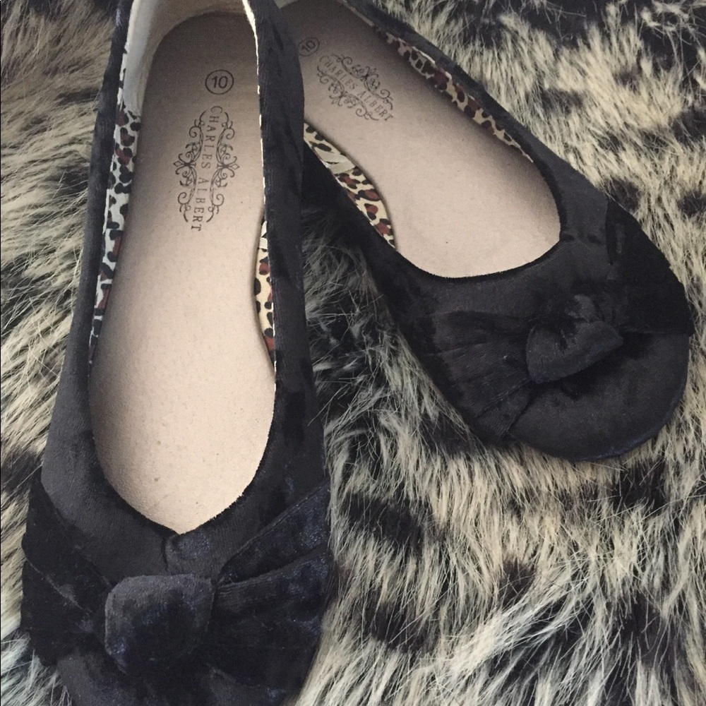 Charles Albert Black Crushed Velvet Flats